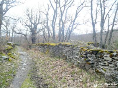 Pueblos Negros de la arquitectura negra - Sierra Norte de Guadalajara; la pedriza rutas a pie escapa